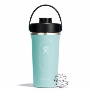 NWT- Hydro Flask 24oz insulated Shaker Bottle - Dew
